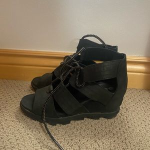 New Sorel wedged sandal only wore once just didn’t fit my style right